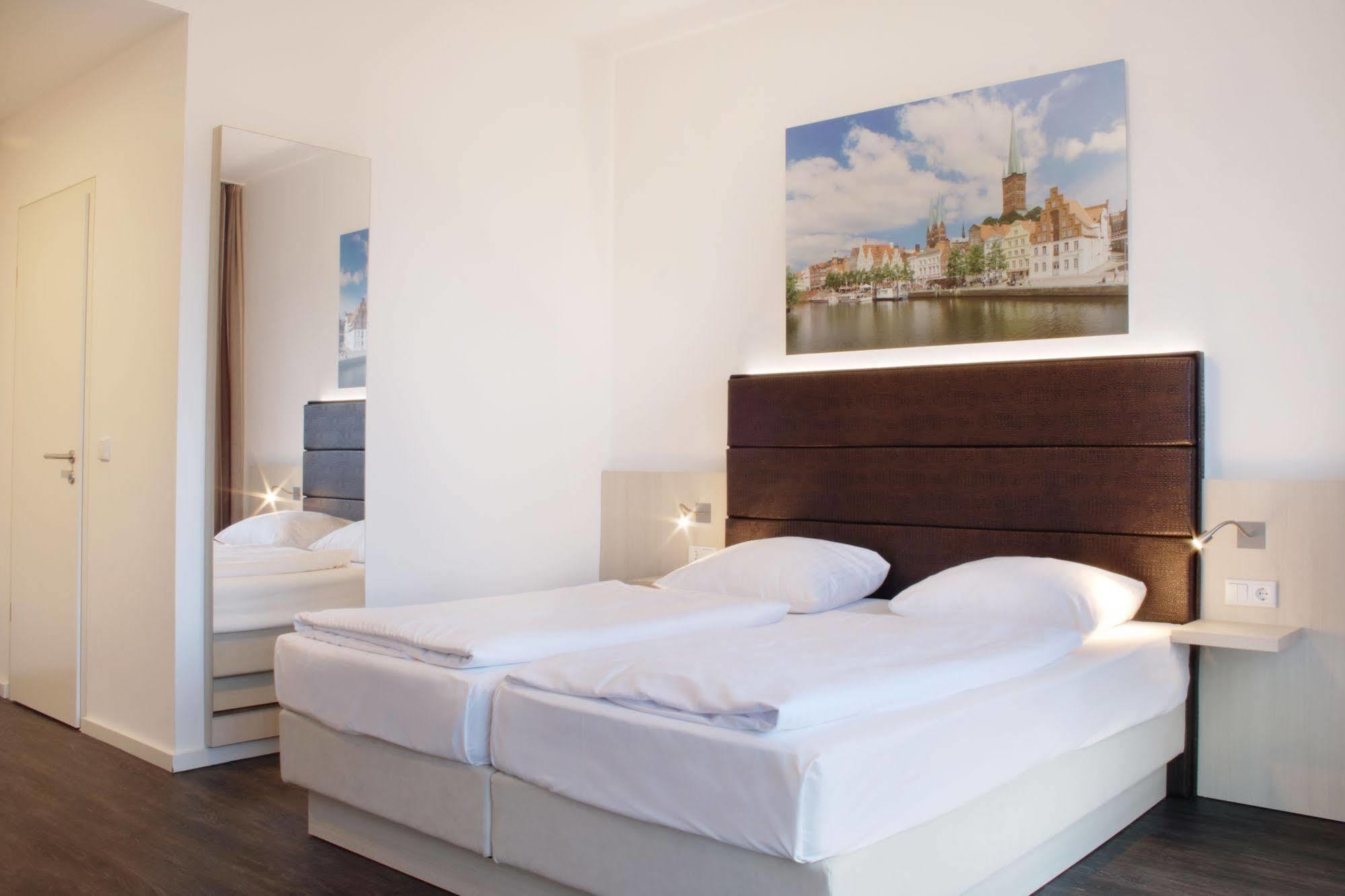 Viva Hotel Luebeck Exterior photo